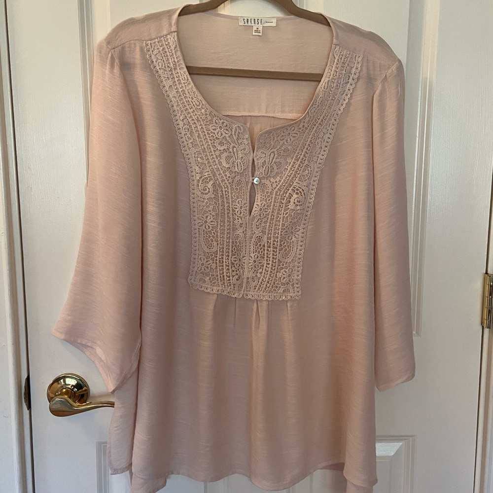 Pale pink tunic with crocheted front Sz 1X